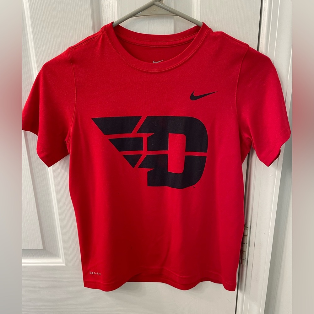 Nike UD University of Dayton flyers logo dry fit. YM college